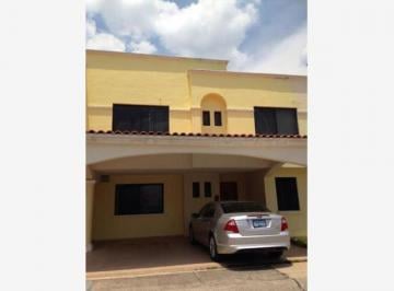 Casa de 3 habitaciones, Irapuato · Venta de Casa en Fracc Quinta Las Villas, Irapuato, Guanajuato.