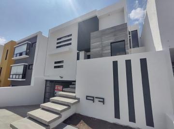 Casa de 3 habitaciones, Querétaro · Residencia con Amplios Espacios en Colinas de Juriquilla