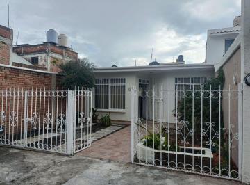 Casa de 3 habitaciones, Morelia · Casa en Venta 3 Rec 1 Nivel Remodelada 2 Baños Completos en Manantiales Cerca de La Unla en Privado