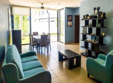 Casa · 232m² · 3 Recámaras · 2 Estacionamientos · ¡Vive con Lujo y Confort en Real Montejo, Mérida Yucatán!