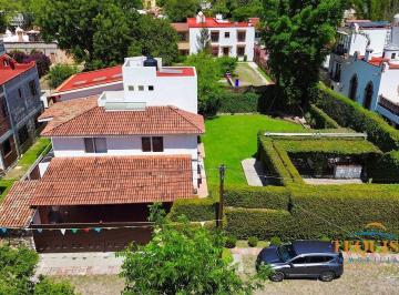 Casa de 4 habitaciones, Tequisquiapan · Casa en Venta con Jacuzzi en Fraccionamoento Céntrico en Tequisquiapan.