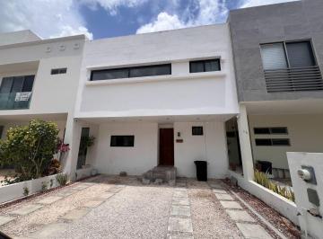 Casa en condominio de 2 habitaciones, Benito Juárez · Casa Estilo Industrial en Venta en Residencial Arbolada Cancun