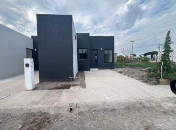 Casa de 3 habitaciones, Villa de Alvarez · Casa en Venta Fracc. Tulipanes Cerca Niños Héroes 3 Recamaras 2 Baños en Villa de Álvaez Colima