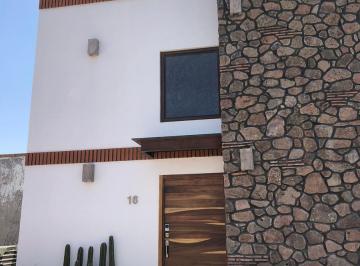Casa · 172m² · 3 Recámaras · 4 Estacionamientos · Casa en Venta, San Miguel de Allende