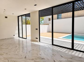 Casa de 3 habitaciones, Mérida · Casa en Venta en Mérida en Cholul con 3 Habitaciones y Alberca
