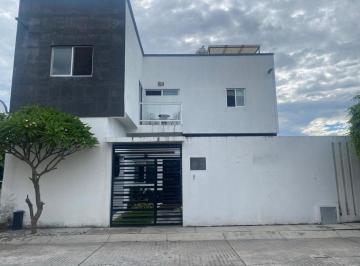 Casa · 245m² · 4 Recámaras · Casa - Jiutepec