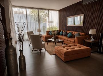 Casa de 4 habitaciones, Santiago · Casa en Venta, Cumbres de Santiago