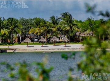 Terreno / Lote · 819m² · Terreno en Venta en Lagos del Sol, Cancún