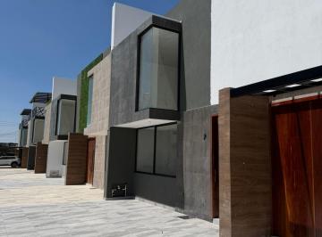 Departamento · 170m² · 3 Recámaras · 2 Estacionamientos · Casa en Venta en Fraccionamiento Dávica, San Pedro Cholula, Puebla