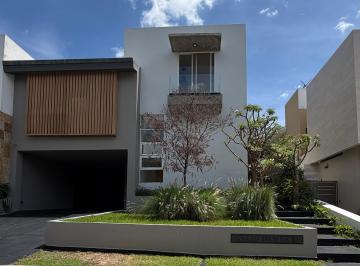 Casa de 3 habitaciones, Zapopan · Hermosa Casa Dentro del Coto Valencia