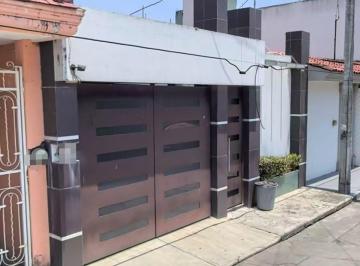 Casa de 2 habitaciones, Uruapan · Casa en Venta Uruapan, Michoacán.