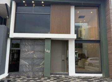 Casa de 4 habitaciones, Morelia · Casa en Venta con Sótano Río Altozano