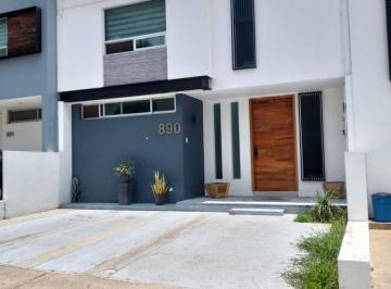 Casa en condominio de 3 habitaciones, Tlajomulco de Zúñiga · Casa en Venta en La Rioja