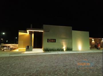 Casa de 1 habitación, Tequisquiapan · Casa Moderna en Renta en Kintas Residencial