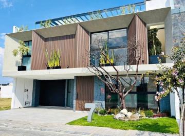 Casa · 410m² · 5 Recámaras · 2 Estacionamientos · Casa en Venta Parque Volcanes Lomas de Angelópolis III Puebla