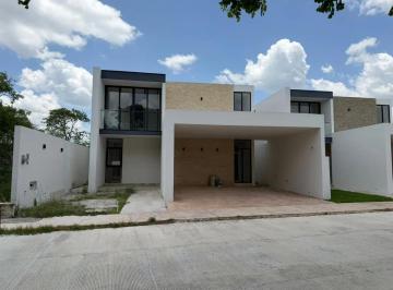 1 · Casa en Venta en Privada Varena Merida Yucatan