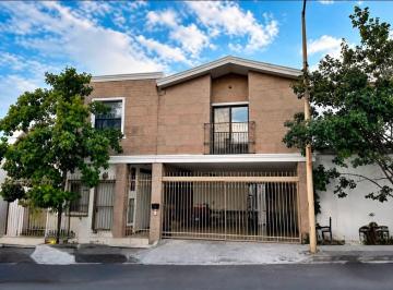 Casa de 4 habitaciones, Monterrey · Casa en Venta/jardines de San Jeronimo