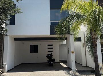Casa de 3 habitaciones, Monterrey · Casa en Venta Zona Sur La Rioja Cerradas de Valle Alto