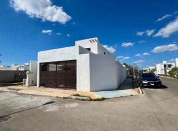 Casa de 3 habitaciones, Mérida · Casa en Venta en Los Héroes