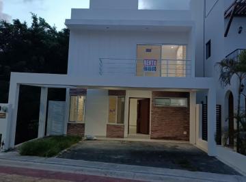 Casa en condominio de 3 habitaciones, Puerto Morelos · Linda Casa en Renta en Residencial Puntarena