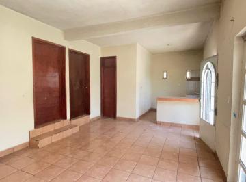 Casa · 260m² · 2 Recámaras · 4 Estacionamientos · Casa en Venta en Emiliano Zapata. Cesión de Derechos