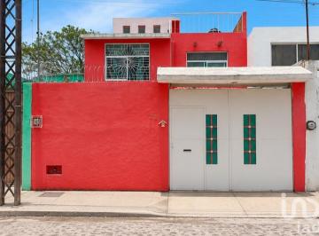 Casa · 138m² · 5 Recámaras · 1 Estacionamiento · Casa en Venta, Granjas Banthi, San Juan del Río, Queretaro. 5 Habitaciones