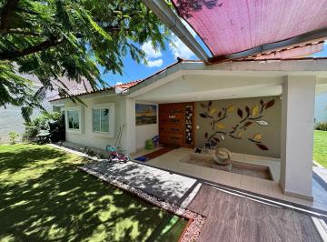 Casa · 403m² · 2 Recámaras · 4 Estacionamientos · Casa en Venta en Oacalco