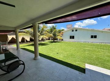 Casa · 403m² · 2 Recámaras · 4 Estacionamientos · Casa en Venta en Oacalco