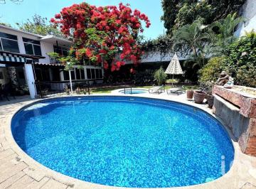 Casa · 275m² · 3 Recámaras · 4 Estacionamientos · Casa en Renta Jardines de Cuernavaca