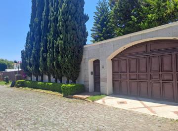 Casa · 555m² · 4 Recámaras · 12 Estacionamientos · Casa en Venta en Metepec en La Asuncion