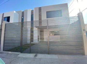 Casa de 3 habitaciones, San Francisco del Rincón · Casa en Renta en Esquina Blvd Las Rosas #451, San Fco del Rincón