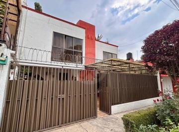Casa · 194m² · 4 Recámaras · 2 Estacionamientos · Casa en Venta en Los Pastores