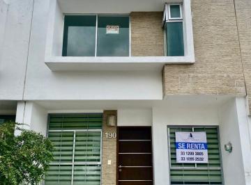 Casa de 3 habitaciones, Zapopan · Casa en Renta en Natura Bosque Residencial