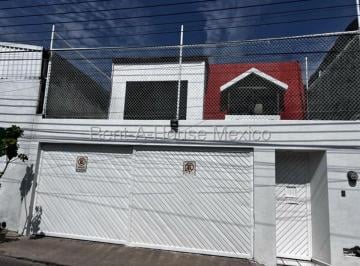 Casa de 4 habitaciones, Querétaro · Casa en Renta con Uso Para Oficina a Puerta Cerrada | Ubicación Céntrica en Querétaro