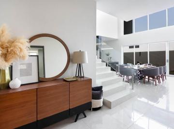 Casa · 410m² · 3 Recámaras · 3 Estacionamientos · Casa en Venta en Bosques de Las Misiones