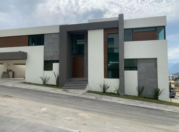 Casa · 487m² · 3 Recámaras · 3 Estacionamientos · Casa en Venta en Bosques de Las Misiones