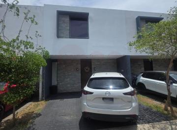 Casa de 3 habitaciones, Zapopan · Casa en Venta Aviacion, Coto Puerta Laurel Norte, Zapopan, Jalisco