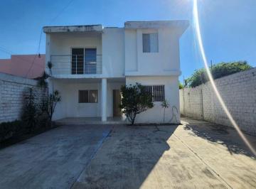 Casa de 4 habitaciones, Tlajomulco de Zúñiga · Amplia Casa en Jardines de Santa Anita