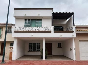 Casa de 3 habitaciones, León · Casa en Renta en Residencial Santa Fe Leon