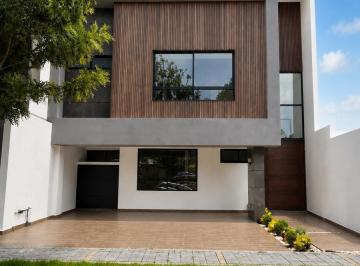 Casa · 258m² · 4 Recámaras · 2 Estacionamientos · Casa - Fraccionamiento Lomas de Angelópolis
