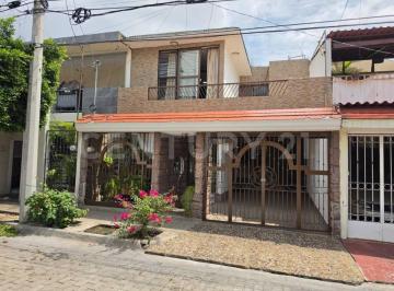 Casa · 205m² · 5 Recámaras · 1 Estacionamiento · Casa en Venta en Jardines del Sur, Guadalajara