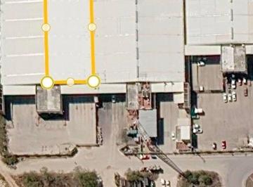 58bb099d99b1e80b27576650adb7e5512f4d678f6ef2bdd8e4b0b3c817c88228 · Bodega Renta Yucatan 1500 m² con Oficinas, Anden, Patio Maniobras.