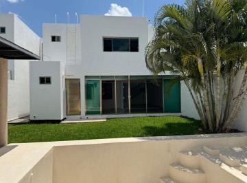Casa de 4 habitaciones, Mérida · Casa en Renta en Privada Porto Belo, Cabo Norte, Mérida, Yucatán.