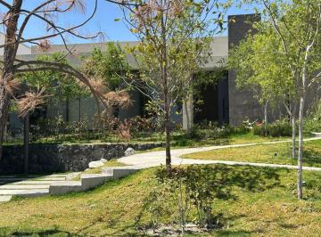 Casa de 4 habitaciones, León · Residencia Semi Amueblada en Venta en El Bosque Country Club en León, Gto.