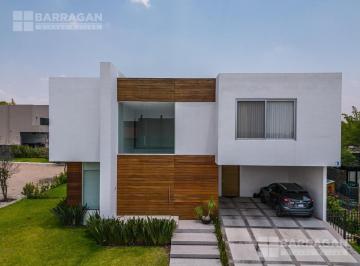 Casa de 4 habitaciones, Querétaro · Casa en Venta en El Campanario, Moderna E Impecable