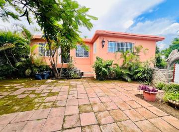 Casa de 2 habitaciones, Cuernavaca · Casa en Renta de un Nivel con Patio Propio en Tlaltenango