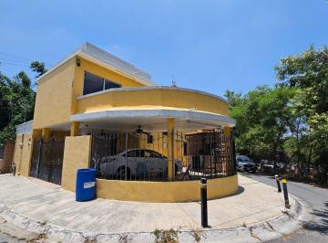 Casa · 223m² · 3 Recámaras · 2 Estacionamientos · Venta Casa en Col. La Herradura en Guadalupe - 223 m² | en Esquina | 3 Recámaras | 2 Terrazas