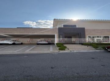 Casa · 654m² · 3 Recámaras · 3 Estacionamientos · Casa en Venta en Cortijo del Río