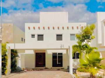 Casa de 3 habitaciones, Cancún · Casa en Renta con Paneles Solares en Residencial Cumbres Cancún
