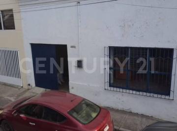 Casa · 222m² · 4 Recámaras · 1 Estacionamiento · Se Venden Propiedad en Constitucion